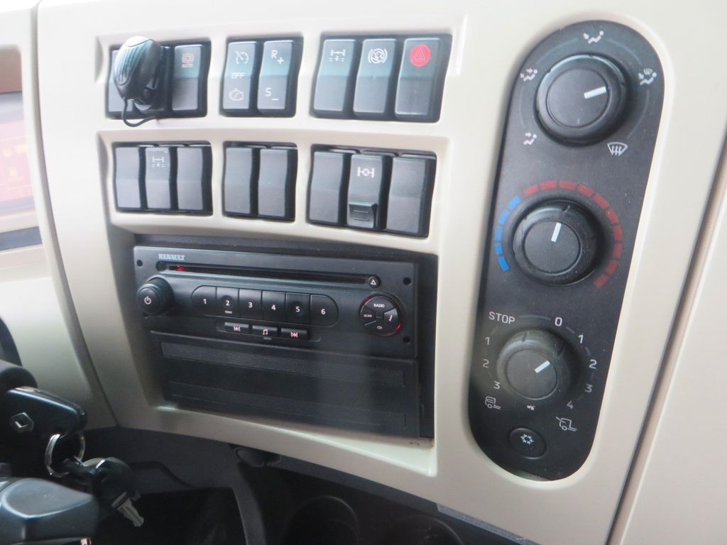 Tracteur routier Renault Premium 450 4x2Tractor ADR Retarder Renault Premium 450 4x2Tractor ADR Retarder: photos 13