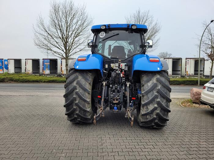 New Holland T 7.250 - Tracteur agricole: photos 2 New Holland T 7.250 - Tracteur agricole: photos 2
