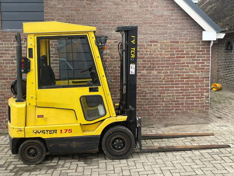Hyster H 1.75 XM LPG LOW HOURS heftruck H 1.75 XM LPG - Chariot élévateur: photos 2 Hyster H 1.75 XM LPG LOW HOURS heftruck H 1.75 XM LPG - Chariot élévateur: photos 2