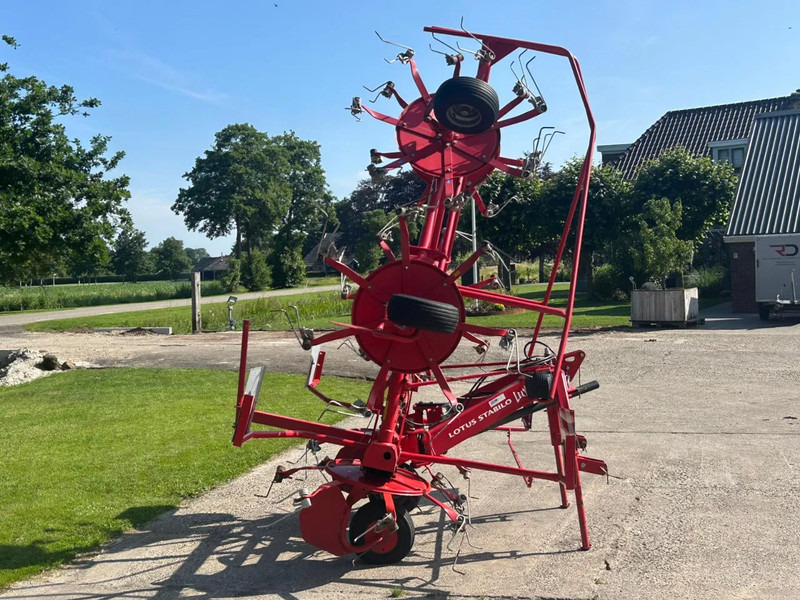 Lely Lotus 770 plus AWS Schudder - Faneuse: photos 5 Lely Lotus 770 plus AWS Schudder - Faneuse: photos 5
