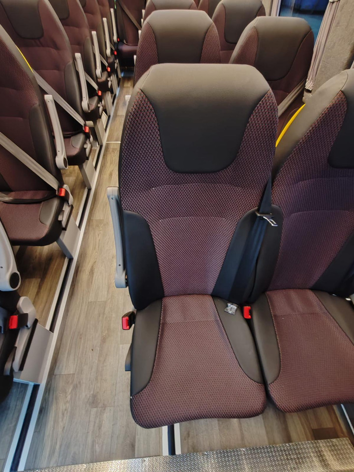 Minibus, Transport de personnes neuf 5 MINIBUS IVECO DAILY NEUF ET NON IMMATRICULE: photos 9