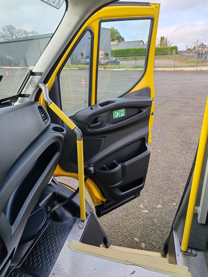 Minibus, Transport de personnes neuf 5 MINIBUS IVECO DAILY NEUF ET NON IMMATRICULE: photos 16