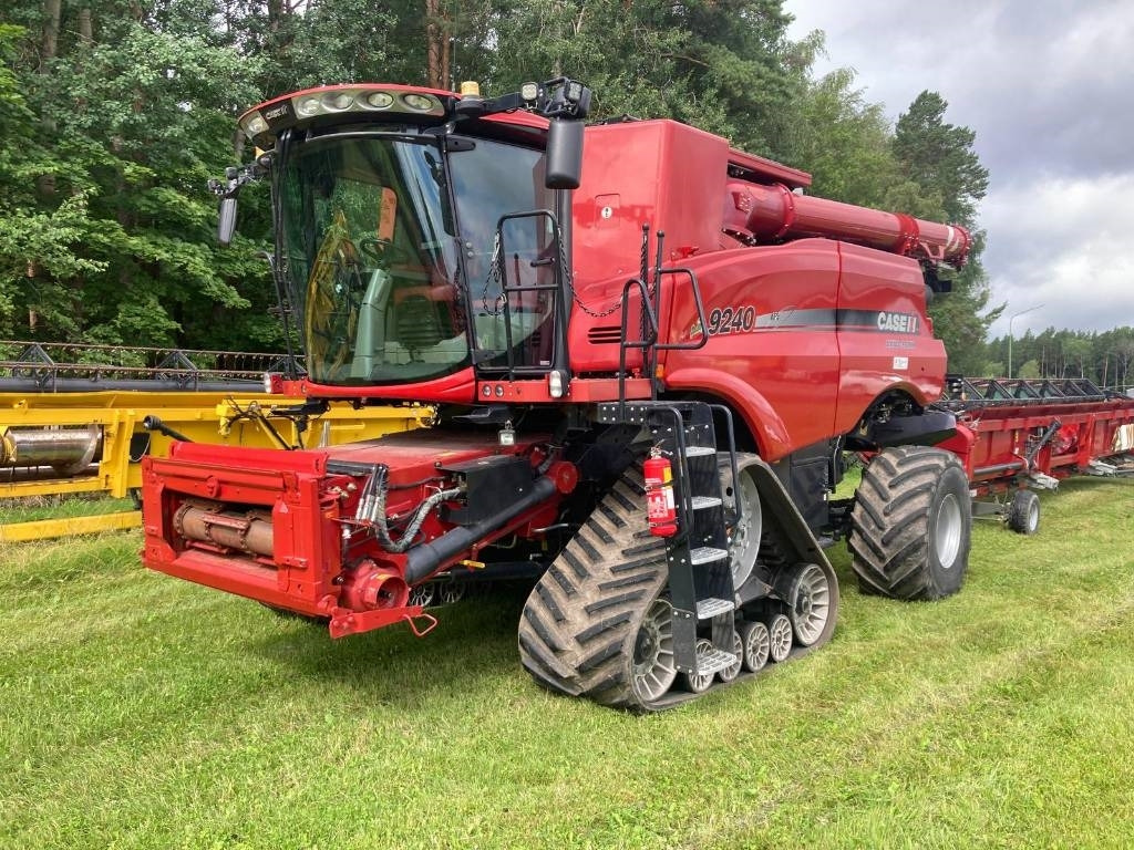 Case IH 9240 - Moissonneuse-batteuse: photos 1 Case IH 9240 - Moissonneuse-batteuse: photos 1
