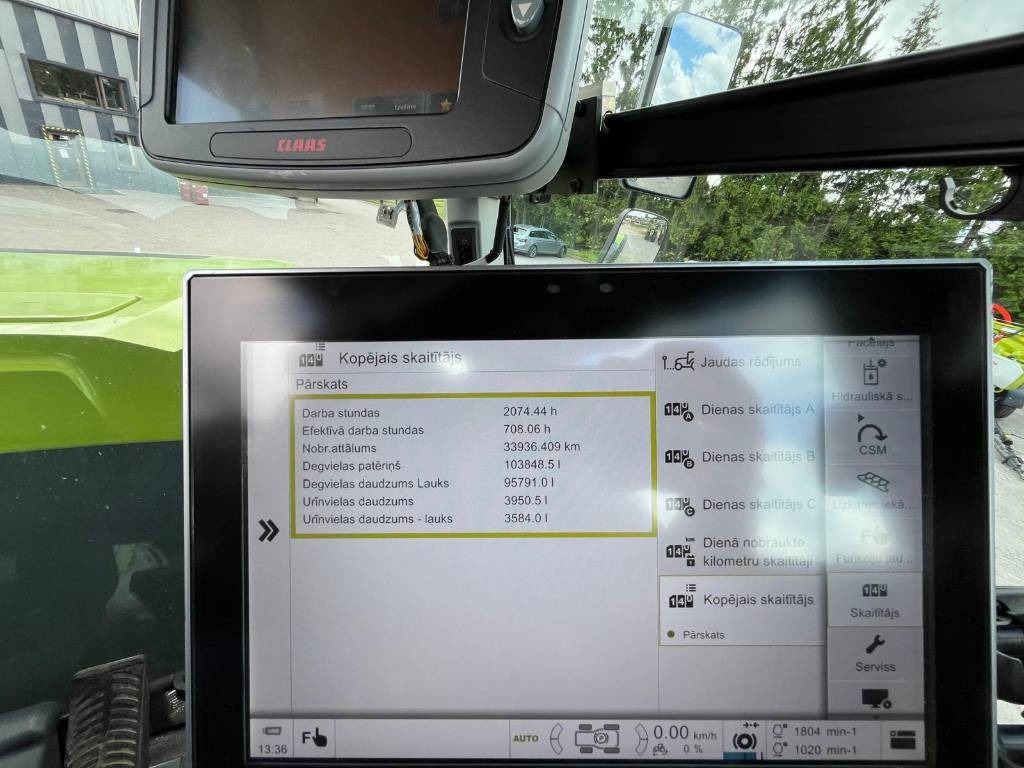 Tracteur agricole Claas XERION 5000 TRAC TS: photos 8 Tracteur agricole Claas XERION 5000 TRAC TS: photos 8
