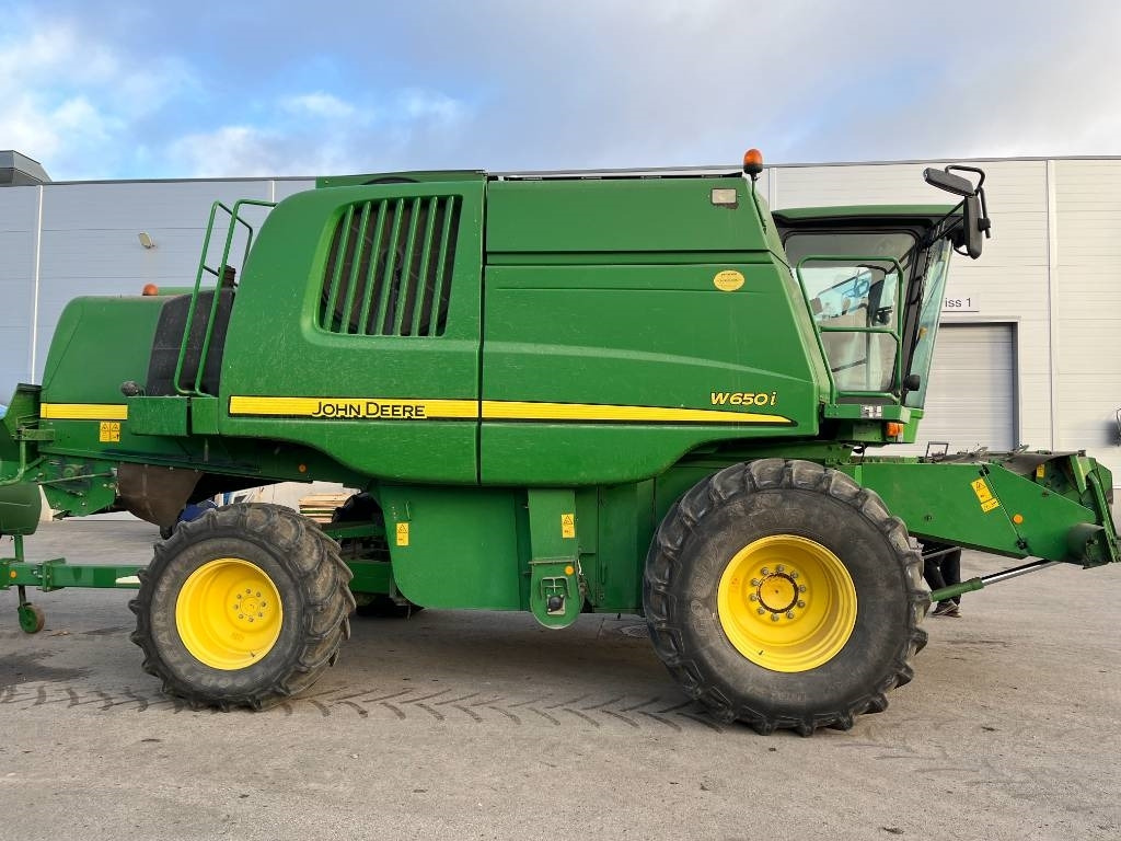 John Deere W 650 i - Moissonneuse-batteuse: photos 2 John Deere W 650 i - Moissonneuse-batteuse: photos 2