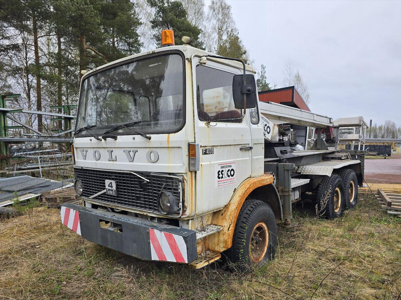 Lastbil med skyllift | Volvo F408 | 1985  Mätarställning (km): 348758 - Camion avec nacelle: photos 1 Lastbil med skyllift | Volvo F408 | 1985  Mätarställning (km): 348758 - Camion avec nacelle: photos 1