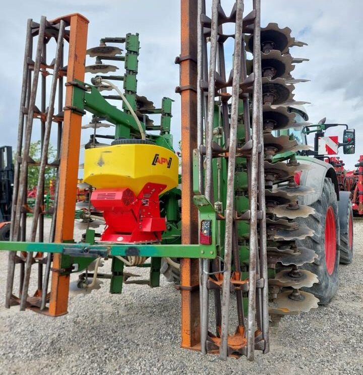 Amazone Catros 6001-2 med APV-spreder - Cover crop: photos 3 Amazone Catros 6001-2 med APV-spreder - Cover crop: photos 3