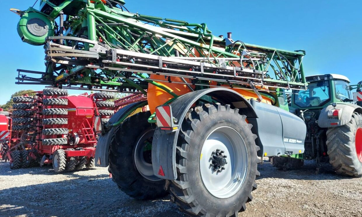 Amazone UX 6201 Super - 24-30-36m - Pulvérisateur traîné: photos 4 Amazone UX 6201 Super - 24-30-36m - Pulvérisateur traîné: photos 4