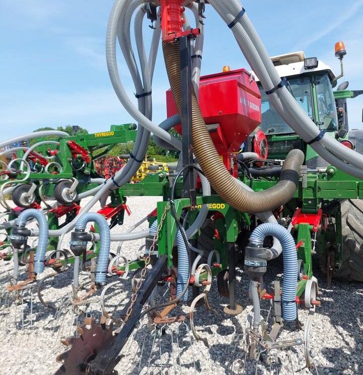 Machine agricole Thyregod TRV 12 med frø-/gødning-udstyr: photos 11 Machine agricole Thyregod TRV 12 med frø-/gødning-udstyr: photos 11
