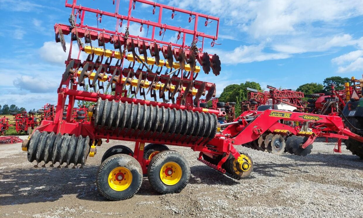 Väderstad Carrier 820 tallerkenharve - Cover crop: photos 2 Väderstad Carrier 820 tallerkenharve - Cover crop: photos 2