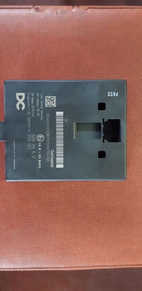 Continental CENTRAL GATEWAY A 000 446 1527 Mercedes-Benz ACTROS MB4 - Bloc de gestion pour Camion: photos 1 Continental CENTRAL GATEWAY A 000 446 1527 Mercedes-Benz ACTROS MB4 - Bloc de gestion pour Camion: photos 1