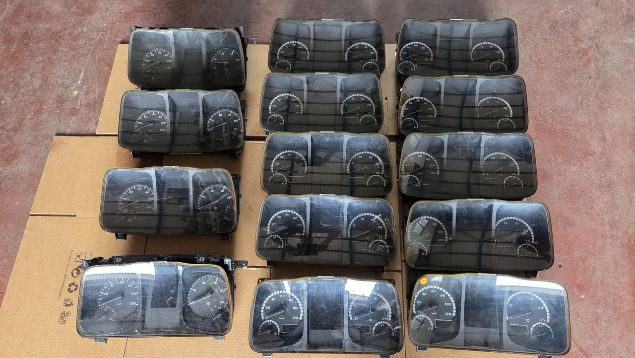 MERCEDES-BENZ INSTRUMENT PANEL ACTROS ATEGO EURO 6 - Panel de instrumentos pour Camion: photos 1 MERCEDES-BENZ INSTRUMENT PANEL ACTROS ATEGO EURO 6 - Panel de instrumentos pour Camion: photos 1