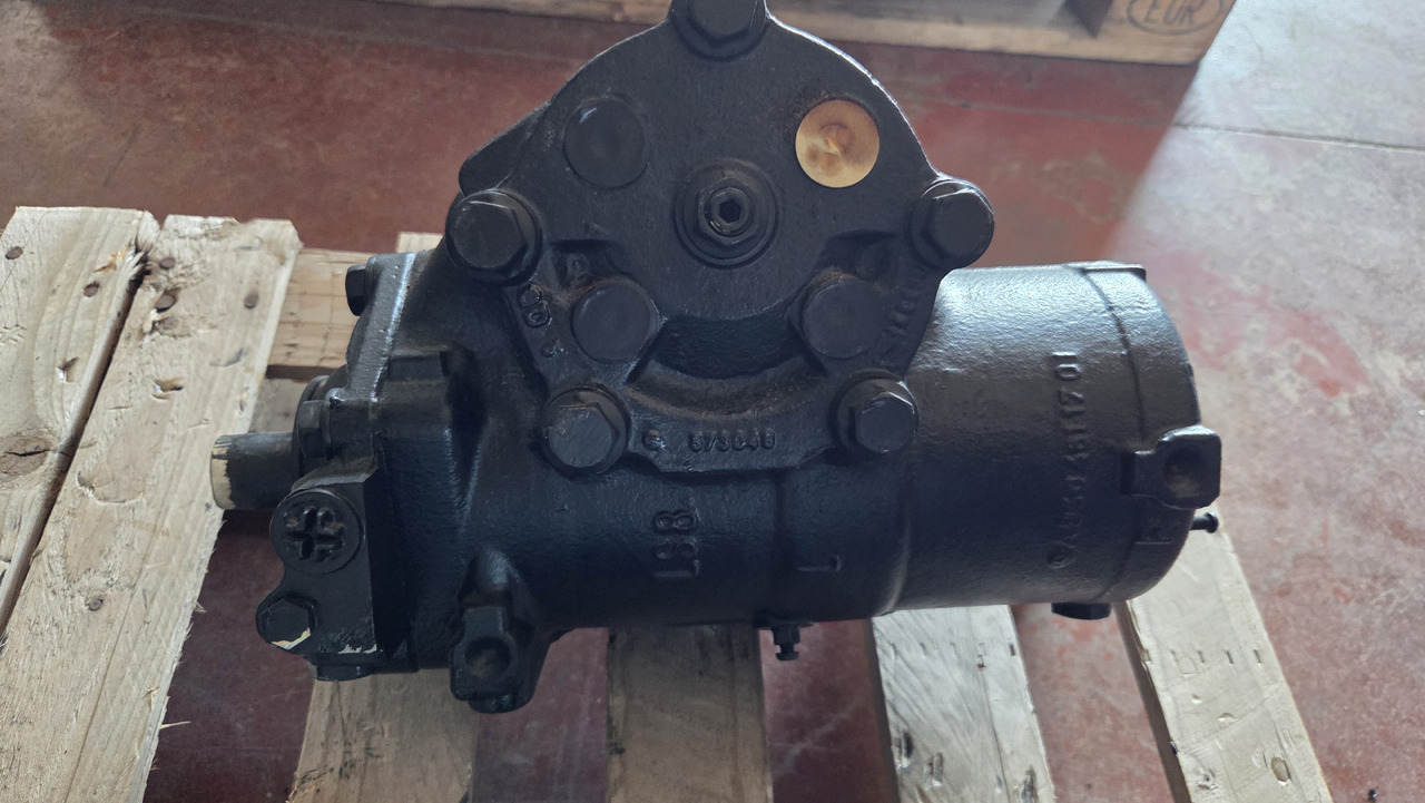 MERCEDES-BENZ POWER STEERING ACTROS MP3 - Volant: photos 1 MERCEDES-BENZ POWER STEERING ACTROS MP3 - Volant: photos 1