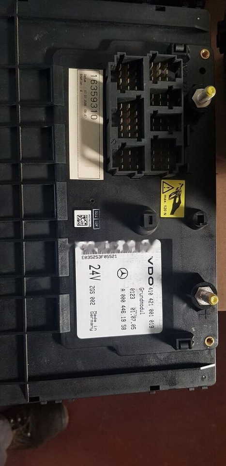 Mercedes-Benz GRUNDMODUL ACTROS MP4 A001 446 25 58 Mercedes-Benz ACTROS MP4 - Bloc de gestion pour Camion: photos 4 Mercedes-Benz GRUNDMODUL ACTROS MP4 A001 446 25 58 Mercedes-Benz ACTROS MP4 - Bloc de gestion pour Camion: photos 4