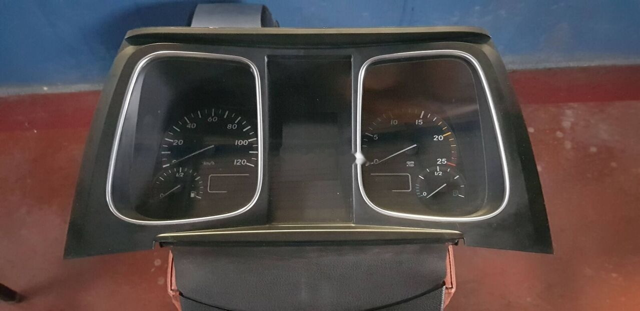 Mercedes-Benz INSTRUMENT PANEL ACTROS EURO 6 Mercedes-Benz ACTROS MP4 - Panel de instrumentos pour Camion: photos 4 Mercedes-Benz INSTRUMENT PANEL ACTROS EURO 6 Mercedes-Benz ACTROS MP4 - Panel de instrumentos pour Camion: photos 4