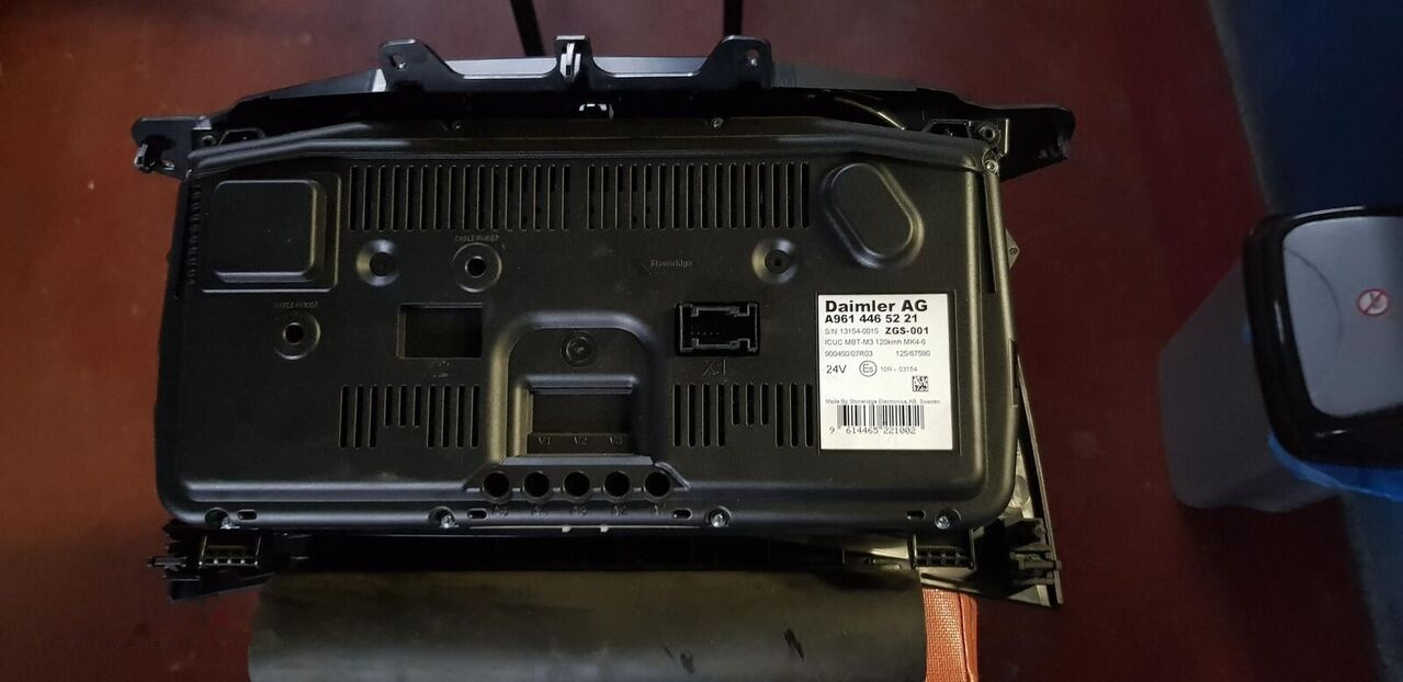 Mercedes-Benz INSTRUMENT PANEL ACTROS EURO 6 Mercedes-Benz ACTROS MP4 - Panel de instrumentos pour Camion: photos 1 Mercedes-Benz INSTRUMENT PANEL ACTROS EURO 6 Mercedes-Benz ACTROS MP4 - Panel de instrumentos pour Camion: photos 1