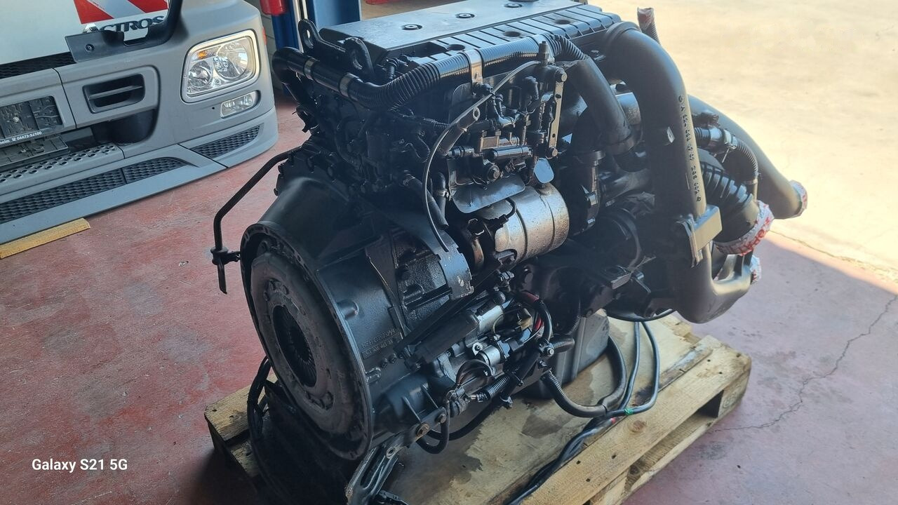 Mercedes-Benz MOTOR OM 924 LA EURO 5 OM 924 930 Mercedes-Benz ATEGO - Moteur pour Camion: photos 2 Mercedes-Benz MOTOR OM 924 LA EURO 5 OM 924 930 Mercedes-Benz ATEGO - Moteur pour Camion: photos 2