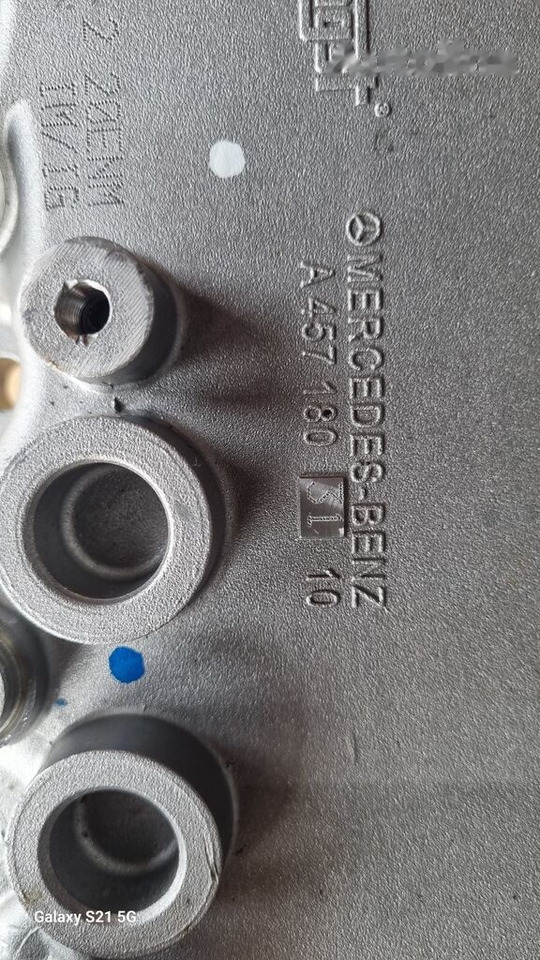 Mercedes-Benz OIL COOLER A 4571803110 Mercedes-Benz - Radiateur d'huile pour Camion: photos 3 Mercedes-Benz OIL COOLER A 4571803110 Mercedes-Benz - Radiateur d'huile pour Camion: photos 3