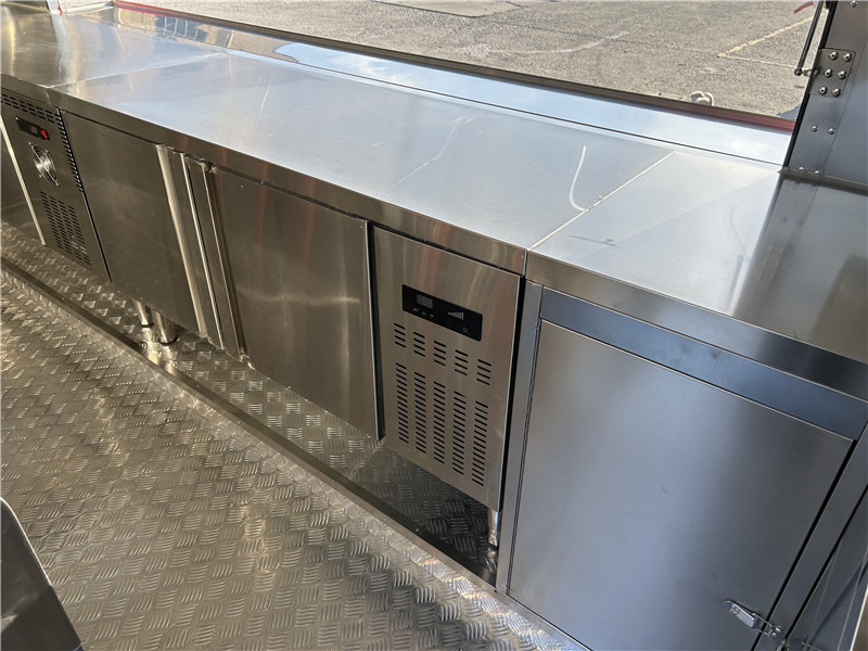 Remorque magasin neuf Burger Van Smash Burger Trailer |Handcrafted Burgers & Fries Food Truck: photos 13