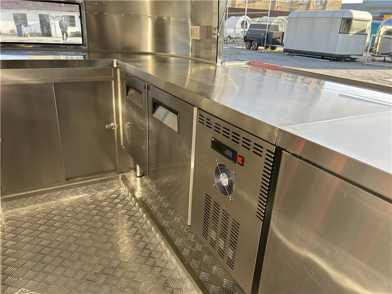 Remorque magasin neuf Burger Van Smash Burger Trailer |Handcrafted Burgers & Fries Food Truck: photos 14