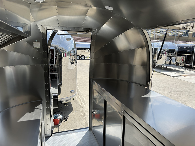 Remorque magasin pour transport de la nourriture European Food Truck Crepe,Burger,Grilled Sausage,Lángos Food Trailer: photos 17