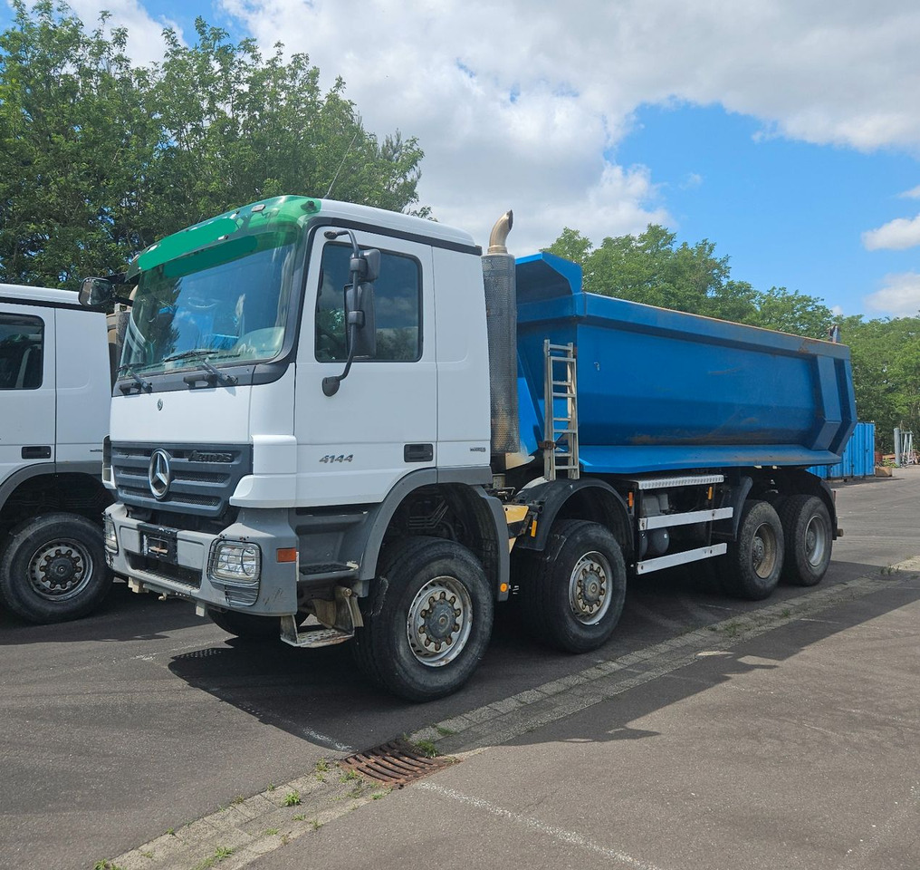 Mercedes-Benz Actros 4144 8x8 Hinterkipper - Camion benne: photos 2 Mercedes-Benz Actros 4144 8x8 Hinterkipper - Camion benne: photos 2