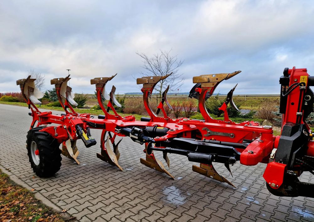 Gregoire Besson Gregoire Besson Rover 70 - Charrue: photos 2 Gregoire Besson Gregoire Besson Rover 70 - Charrue: photos 2
