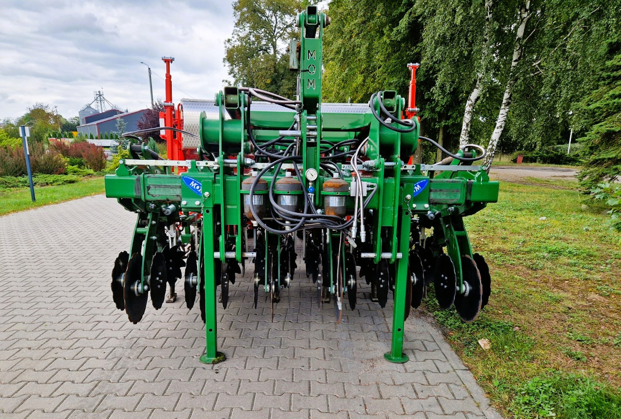 MASCHIO GASPARDO + Moretto MOM MAGA 6R + Strip Hawk - Semoir monograine: photos 2 MASCHIO GASPARDO + Moretto MOM MAGA 6R + Strip Hawk - Semoir monograine: photos 2