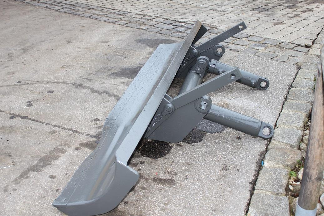 Atlas 1602D - Lame pour Engins de chantier: photos 5 Atlas 1602D - Lame pour Engins de chantier: photos 5
