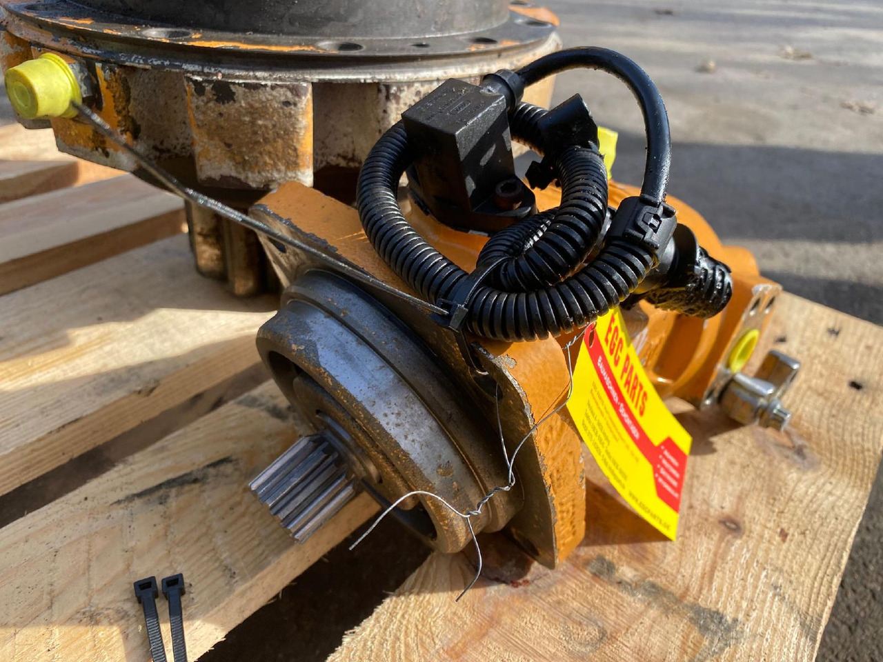 Moteur de rotation pour Engins de chantier Case WX 165 Carraro: photos 6 Moteur de rotation pour Engins de chantier Case WX 165 Carraro: photos 6