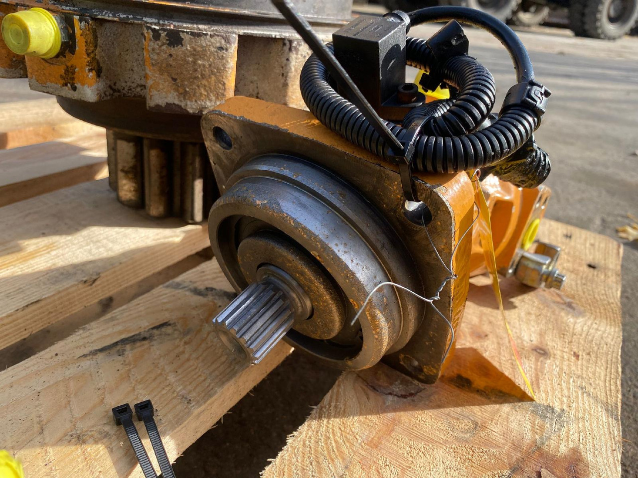 Moteur de rotation pour Engins de chantier Case WX 165 Carraro: photos 7 Moteur de rotation pour Engins de chantier Case WX 165 Carraro: photos 7