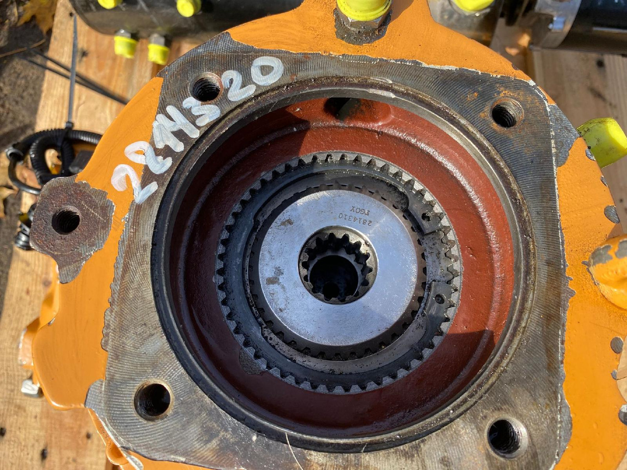 Case WX 165 Carraro - Moteur de rotation pour Engins de chantier: photos 3 Case WX 165 Carraro - Moteur de rotation pour Engins de chantier: photos 3