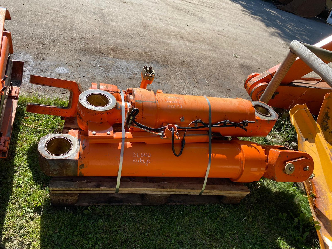 Doosan DL 500 - Vérin hydraulique pour Engins de chantier: photos 3 Doosan DL 500 - Vérin hydraulique pour Engins de chantier: photos 3