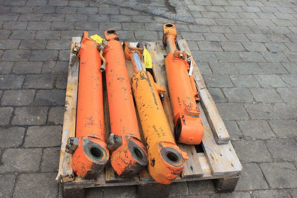 Fiat-Allis FR 10 - Vérin hydraulique pour Engins de chantier: photos 4 Fiat-Allis FR 10 - Vérin hydraulique pour Engins de chantier: photos 4