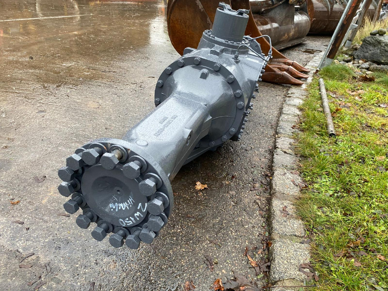 Hitachi TCM aus ZW 150 - Essieu et pièces pour Engins de chantier: photos 5 Hitachi TCM aus ZW 150 - Essieu et pièces pour Engins de chantier: photos 5