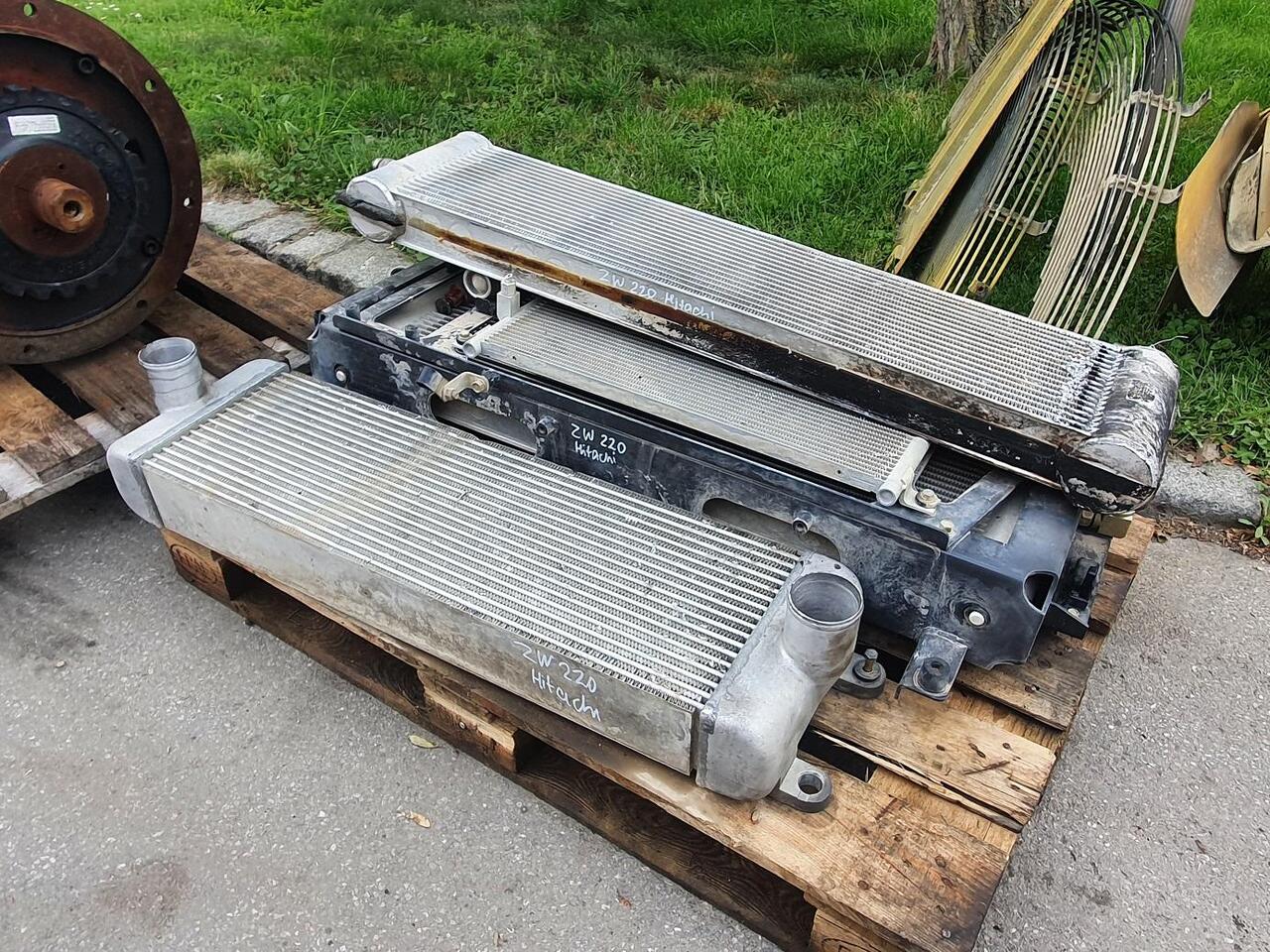 Hitachi ZW 220 - Système de refroidissement pour Engins de chantier: photos 4 Hitachi ZW 220 - Système de refroidissement pour Engins de chantier: photos 4