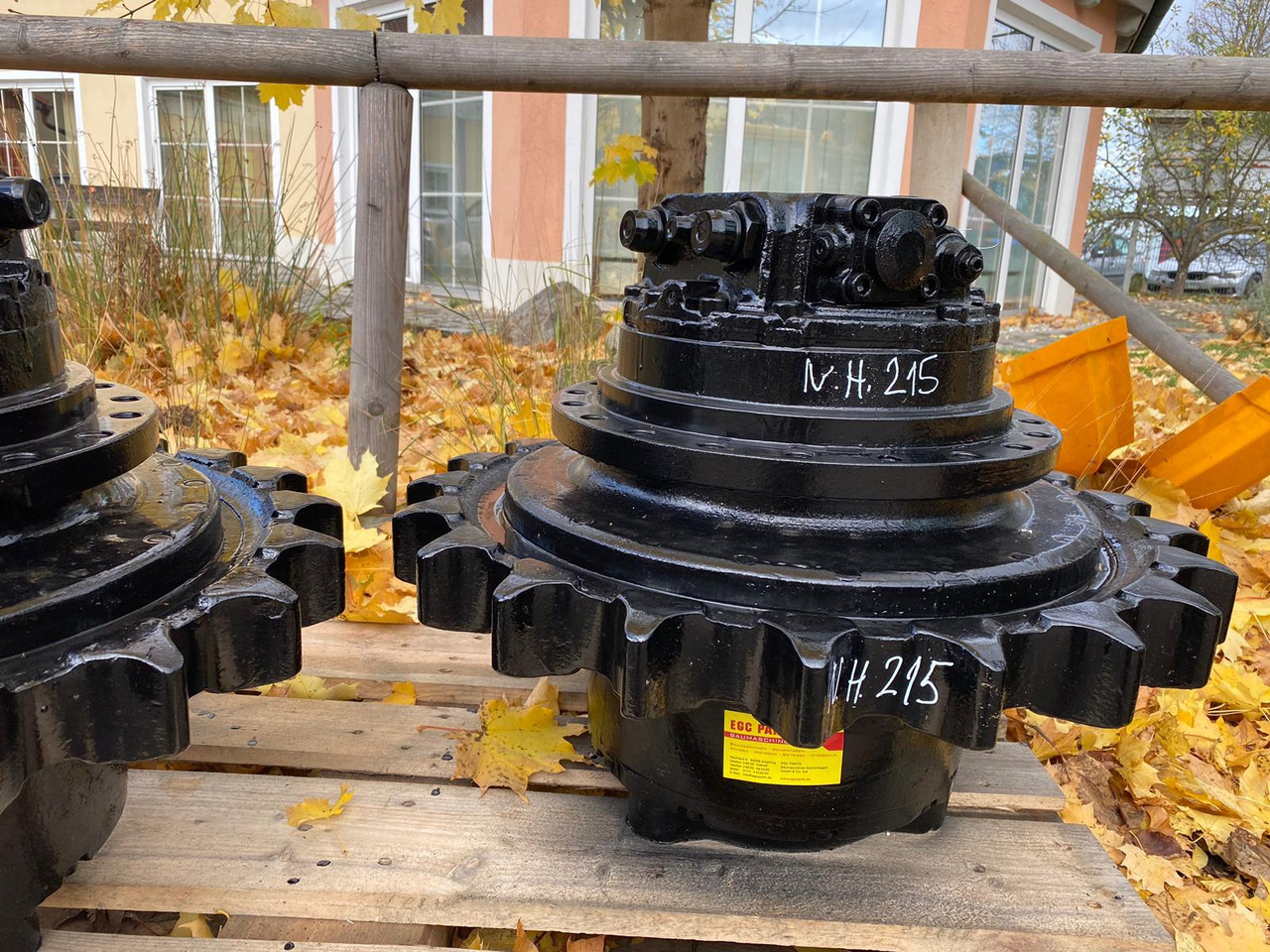 Holland E 215 - Moteur de translation pour Engins de chantier: photos 5 Holland E 215 - Moteur de translation pour Engins de chantier: photos 5