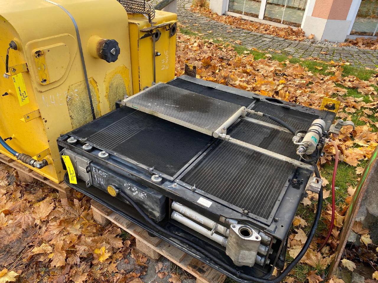 Holland E 305 - Système de refroidissement pour Engins de chantier: photos 5 Holland E 305 - Système de refroidissement pour Engins de chantier: photos 5
