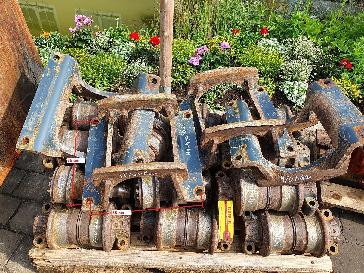 Hyundai Robex 220 LC 9A - Pièces de train de roulement pour Pelle: photos 1 Hyundai Robex 220 LC 9A - Pièces de train de roulement pour Pelle: photos 1