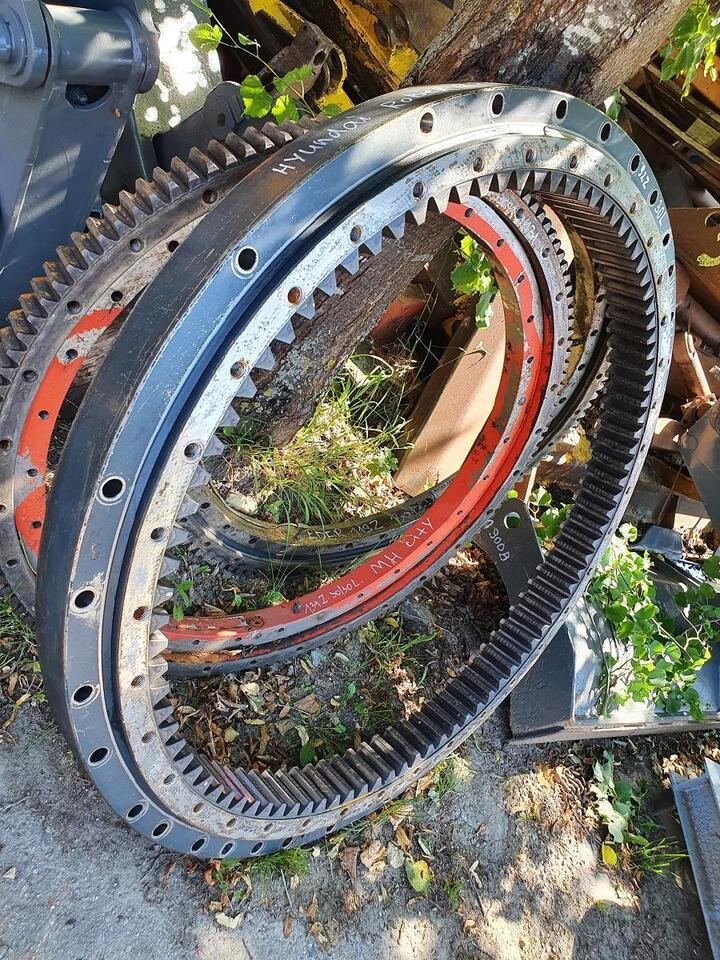 Hyundai Robex 220 LC 9A - Couronne d'orientation pour Engins de chantier: photos 5 Hyundai Robex 220 LC 9A - Couronne d'orientation pour Engins de chantier: photos 5