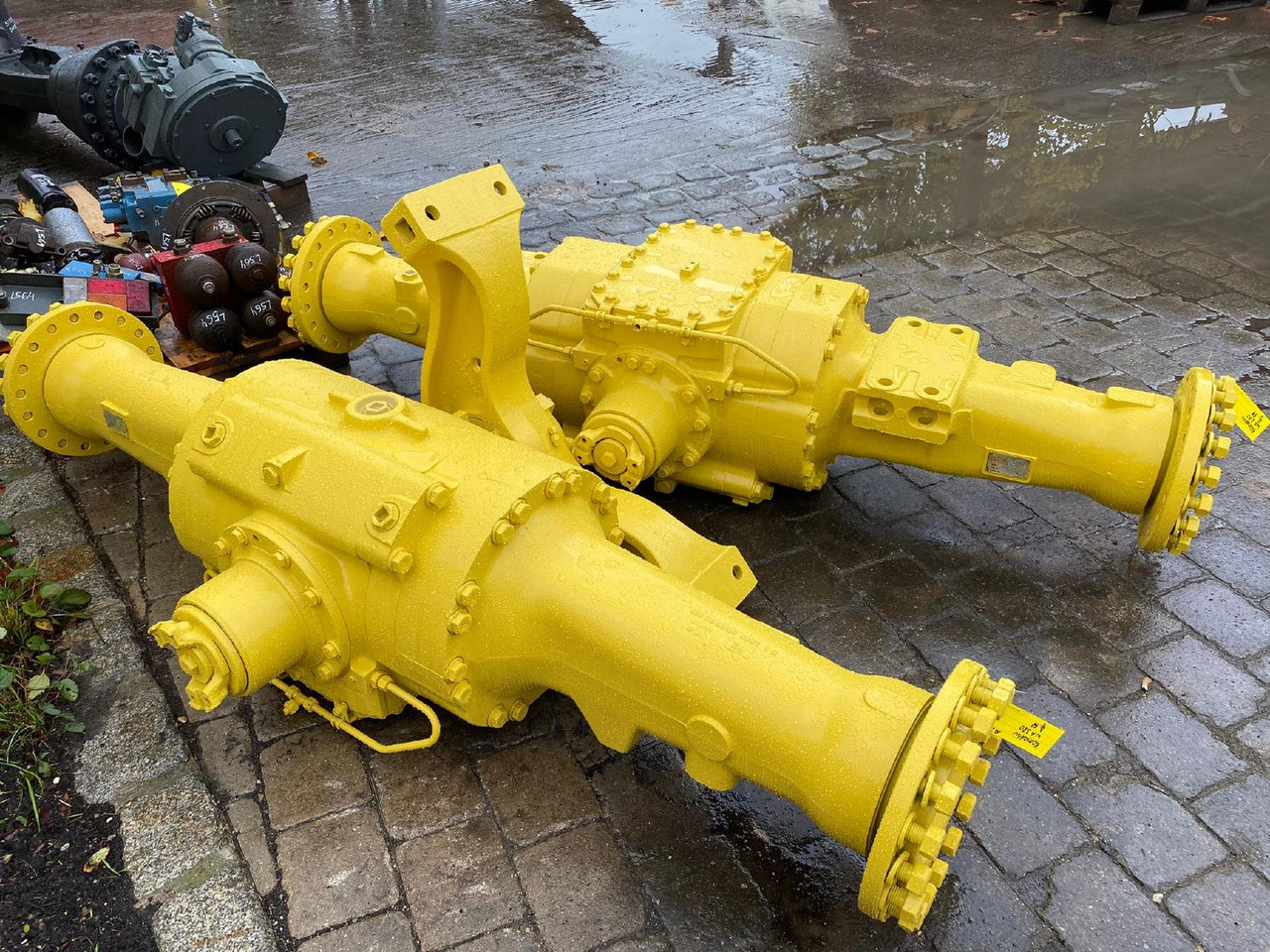 Komatsu KWA 015 aus WA 380 - Essieu et pièces pour Engins de chantier: photos 1 Komatsu KWA 015 aus WA 380 - Essieu et pièces pour Engins de chantier: photos 1