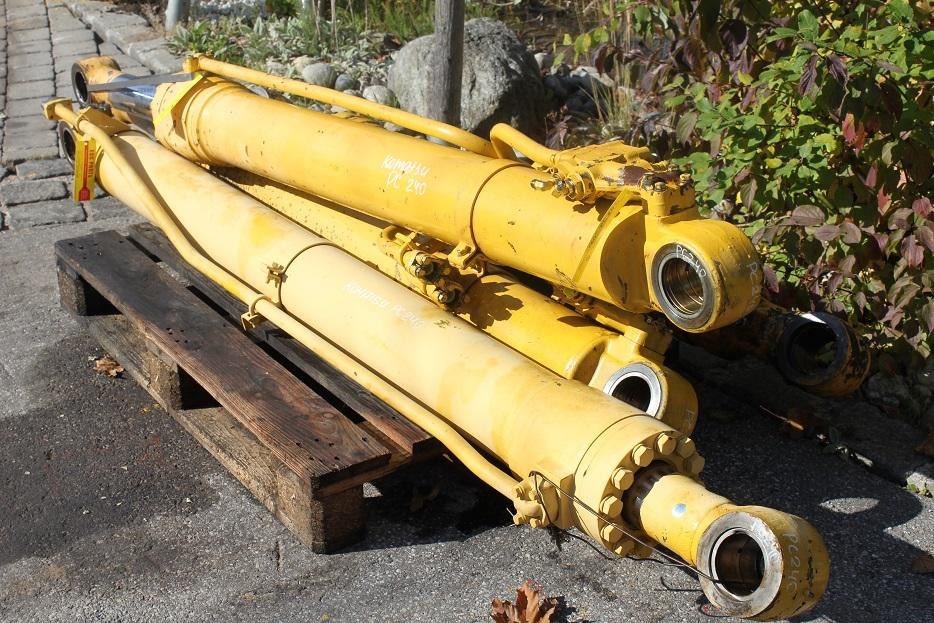 Komatsu PC 240 - Vérin hydraulique pour Engins de chantier: photos 4 Komatsu PC 240 - Vérin hydraulique pour Engins de chantier: photos 4