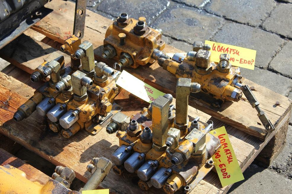 Komatsu PC 40 - Valve hydraulique pour Engins de chantier: photos 5 Komatsu PC 40 - Valve hydraulique pour Engins de chantier: photos 5