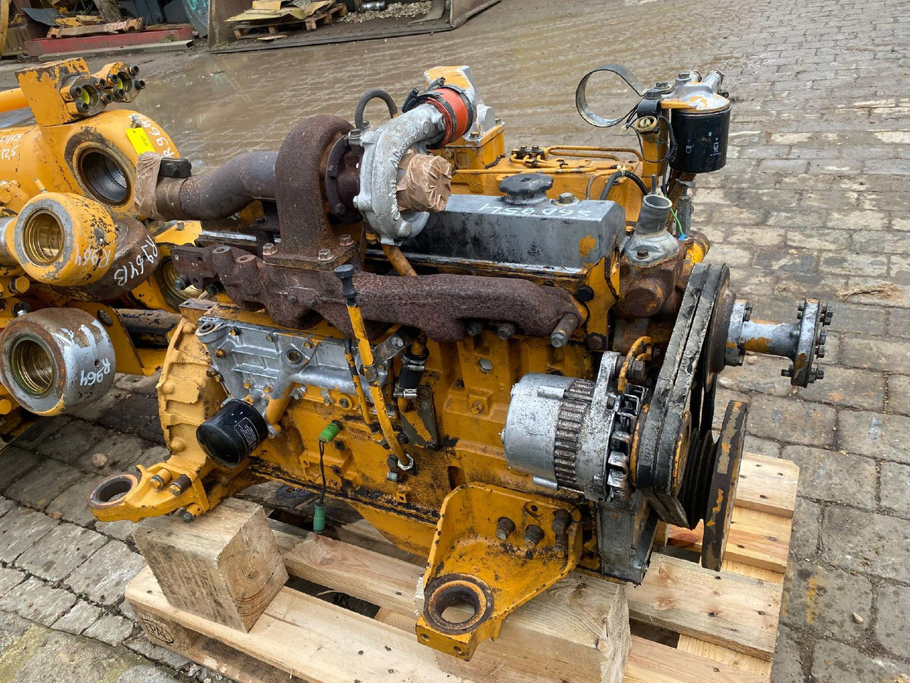 Komatsu S6D95L-1 aus PC 150 - Moteur pour Engins de chantier: photos 3 Komatsu S6D95L-1 aus PC 150 - Moteur pour Engins de chantier: photos 3
