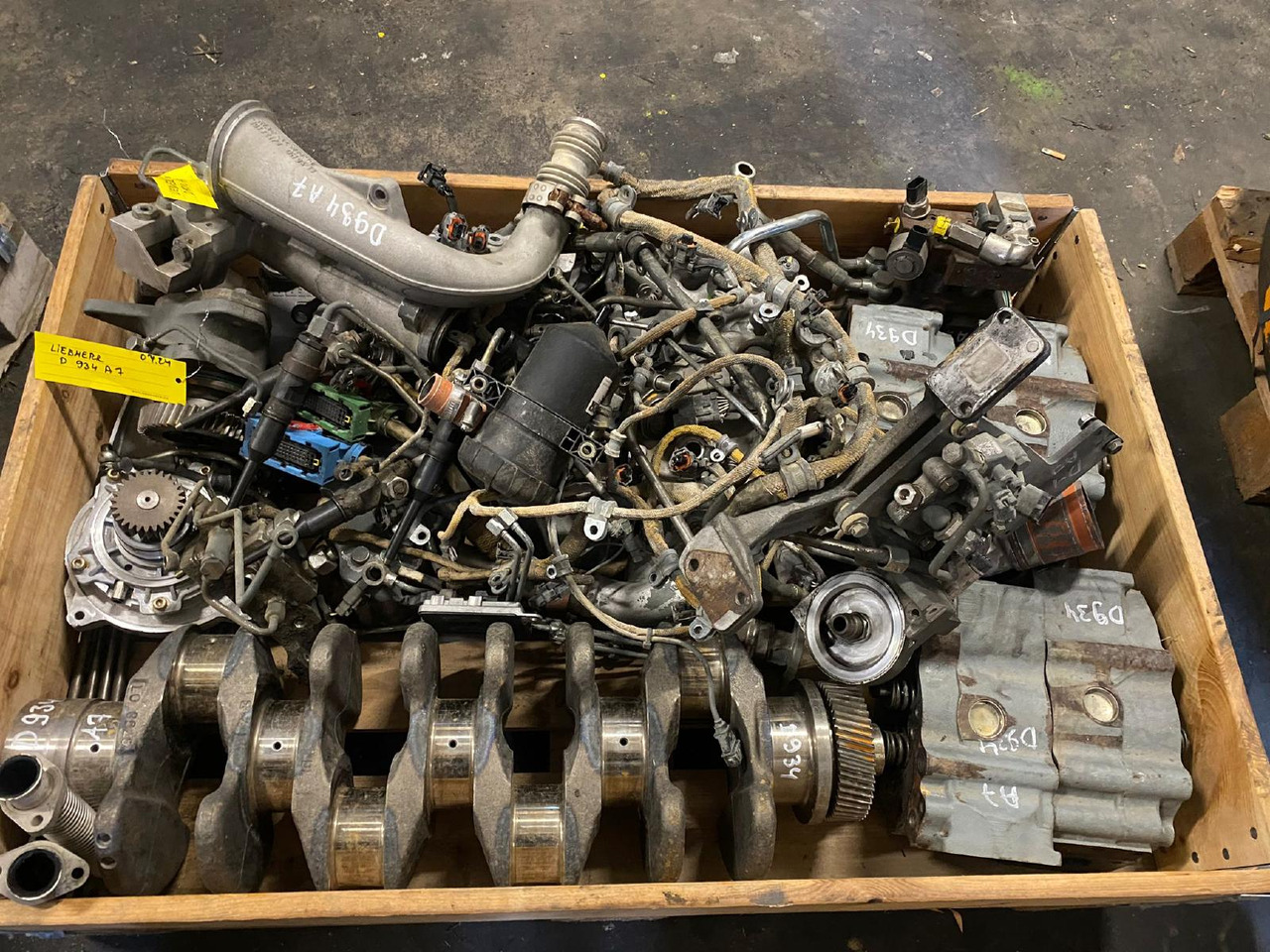 Liebherr D934S A7 - Moteur et pièces pour Engins de chantier: photos 1 Liebherr D934S A7 - Moteur et pièces pour Engins de chantier: photos 1