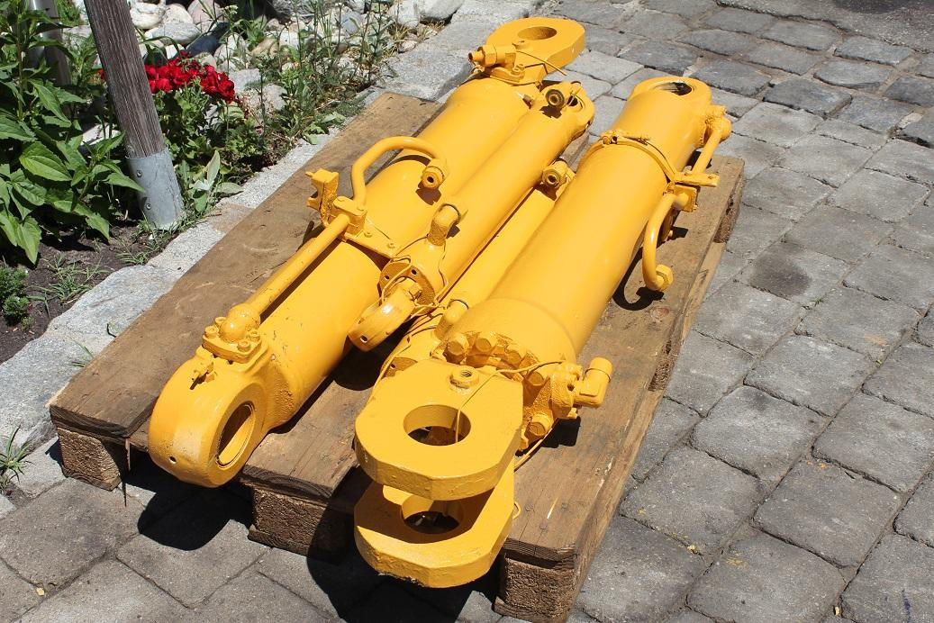 Liebherr L 544 - Vérin hydraulique pour Engins de chantier: photos 2 Liebherr L 544 - Vérin hydraulique pour Engins de chantier: photos 2