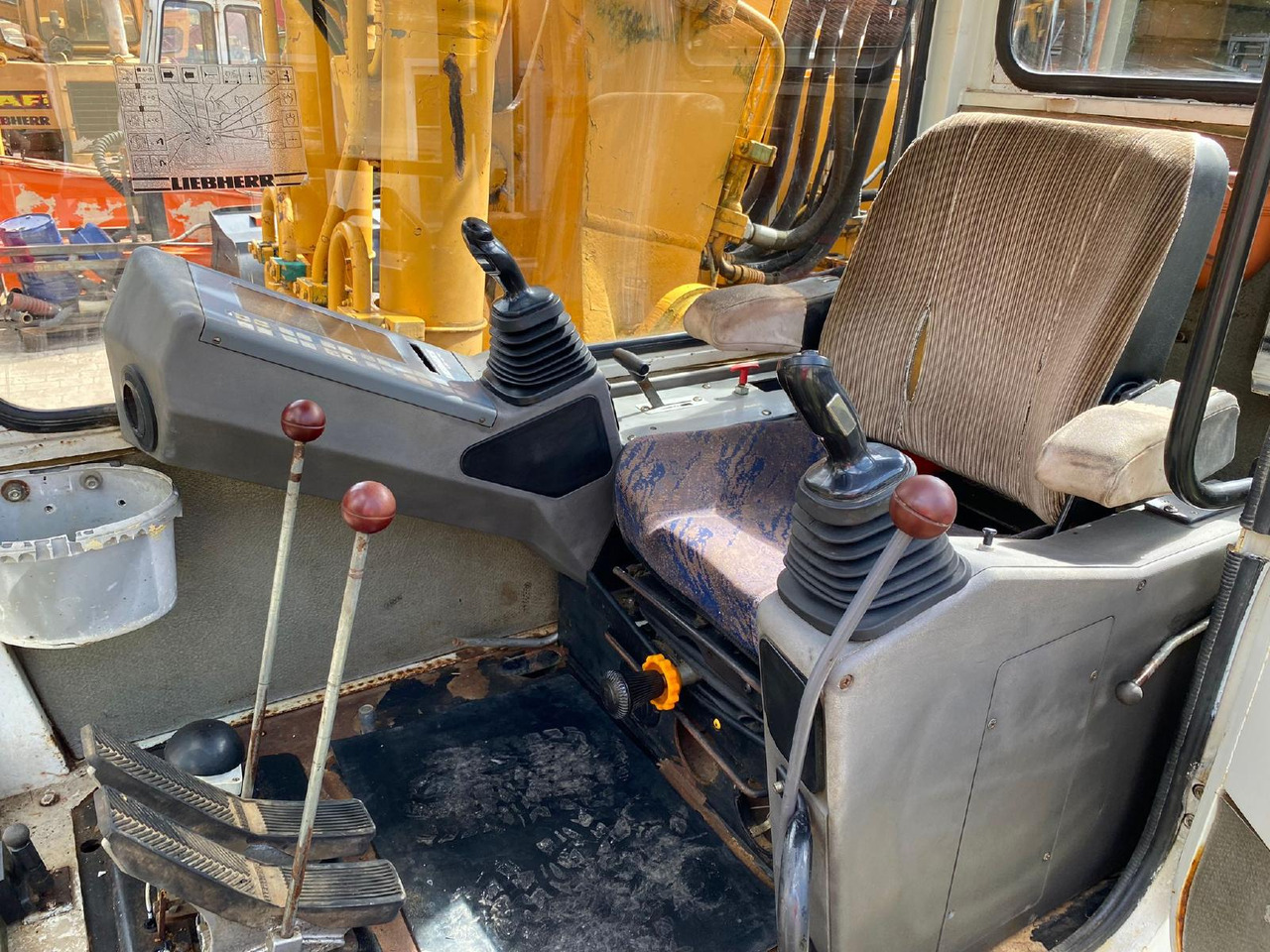 Liebherr R 912 LIT - Pelle sur chenille: photos 2 Liebherr R 912 LIT - Pelle sur chenille: photos 2