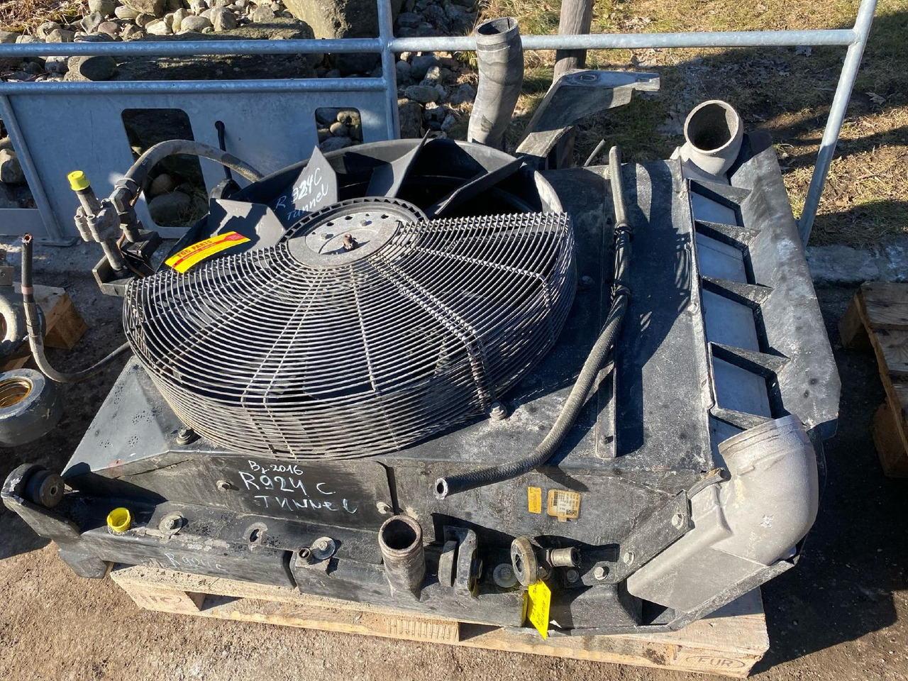 Liebherr R 924 C - Système de refroidissement pour Engins de chantier: photos 4 Liebherr R 924 C - Système de refroidissement pour Engins de chantier: photos 4