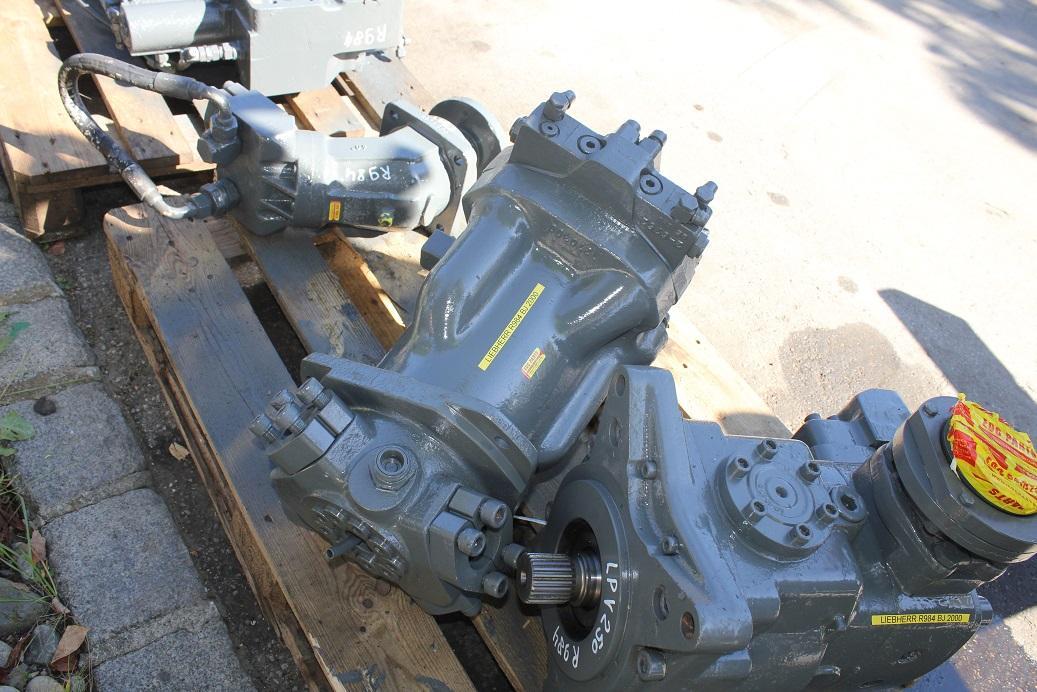 Liebherr R 984 - Hydraulique pour Engins de chantier: photos 3 Liebherr R 984 - Hydraulique pour Engins de chantier: photos 3
