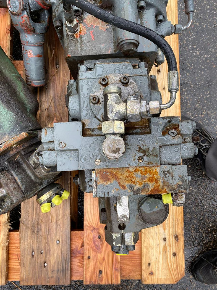 Liebherr ZF 2HL 100, LMV 100 aus LH A904 LIT - Transmission pour Engins de chantier: photos 3 Liebherr ZF 2HL 100, LMV 100 aus LH A904 LIT - Transmission pour Engins de chantier: photos 3